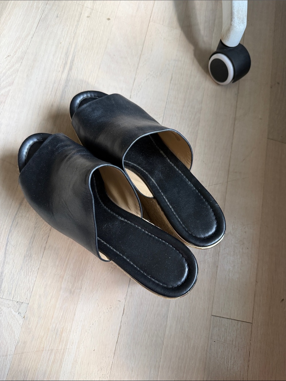 Michael Kors Black Leather Open-Toe Slide Mules